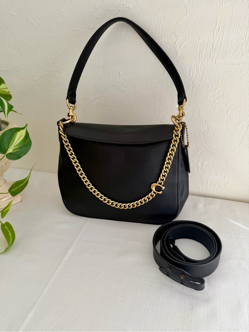 COACH Signature Chain Hobo Black